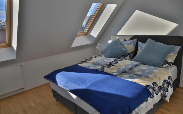 Sunny Penthouse with Terrace. Great View! DG2