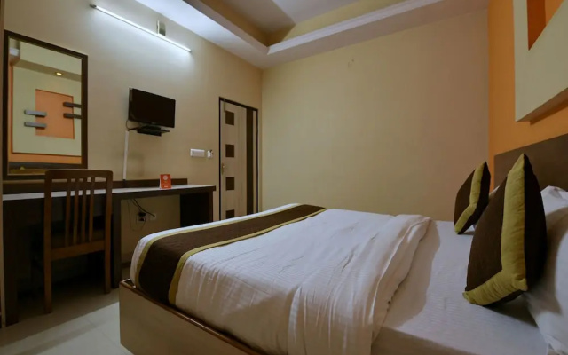 OYO 11923 Hotel Rajdhani Palace