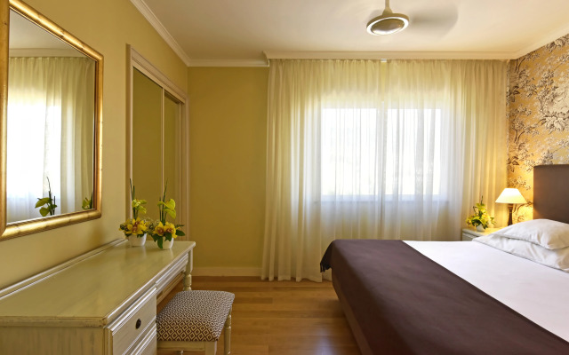 Pestana Village Garden Hotel