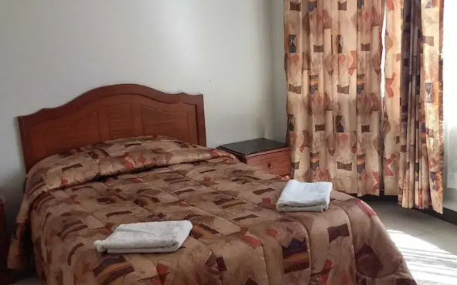 Hostal Aziri Puno