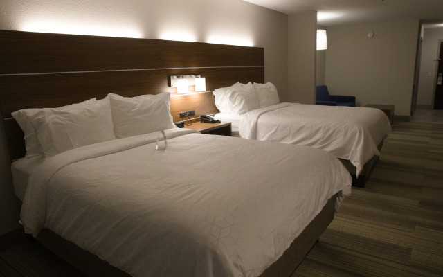 Holiday Inn Express & Suites Douglas by IHG