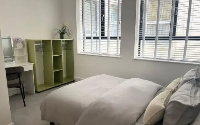 Stunning 3 Bed Apartment By Urban Roost