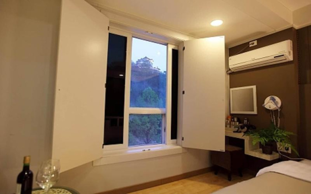 Namwon River Motel