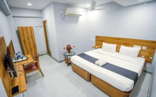 Fabhotel Vaishnavi Classic