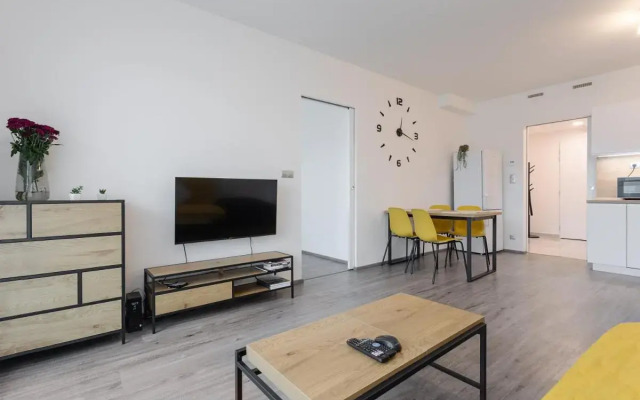 Yellow apartment with PARKING