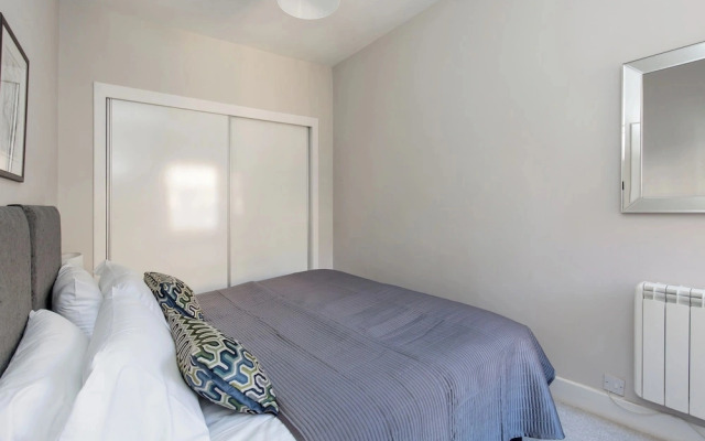 Grassmarket Modern Two Bedroom Flat