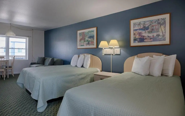 Crystal Sands Motel