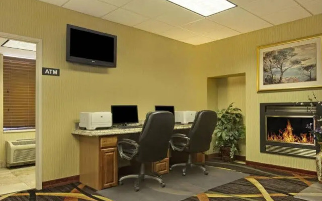 Red Lion Inn & Suites Denver Airport