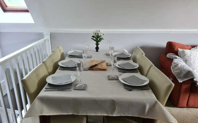 10 Valley View Lodge