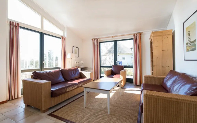 Well-kept Bungalow With Dishwasher Near the Beach