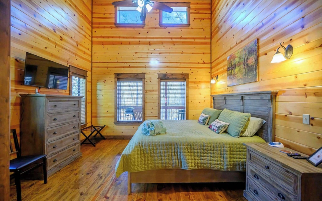 Hoot's Hideaway w/ Hot Tub