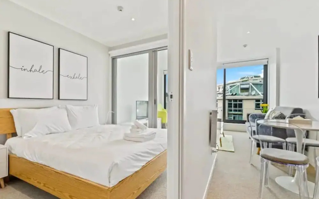 Heart of the City Stylish 1BR Flat | Zodiak Stays