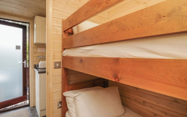 Canadian Cabin No 38