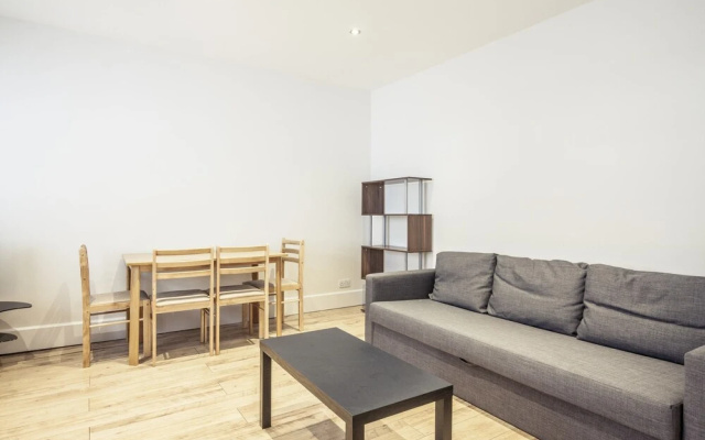 Bright Mornington Avenue Apartment II- KDW02