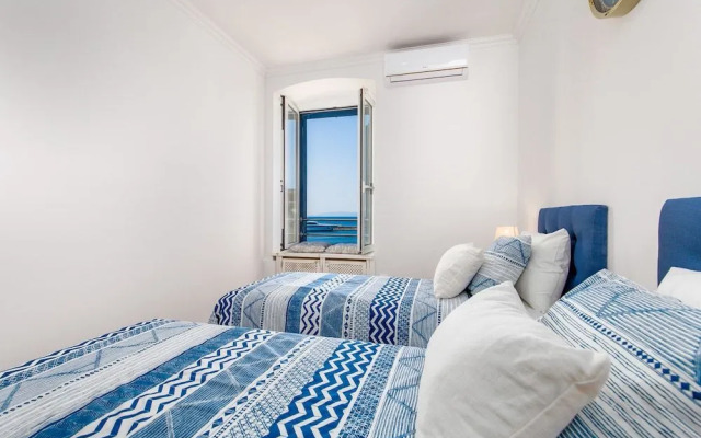 Luxury Apartment Karolina Riva