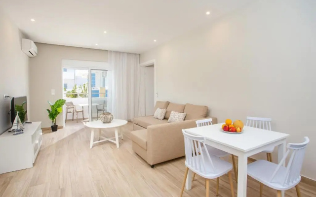 Avi Suites 1