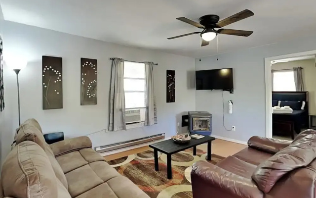 Knotty Pines Cabin by Ruidoso Vacation Rentals