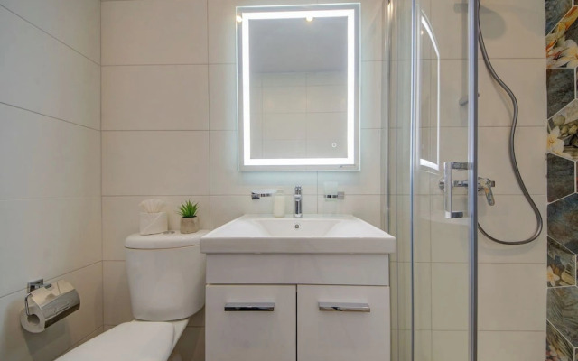 Charming Sliema Apartment Off the Ferries Seafront