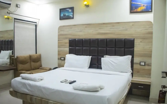 OYO 6883 Hotel Galaxy Star