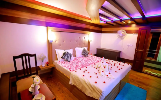 Kerala Luxury House Boat