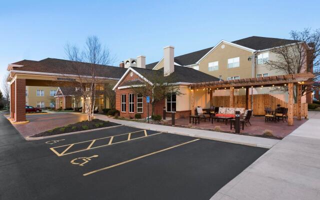 Отель Homewood Suites By Hilton Columbus-Hilliard Хиллиард вид на фасад