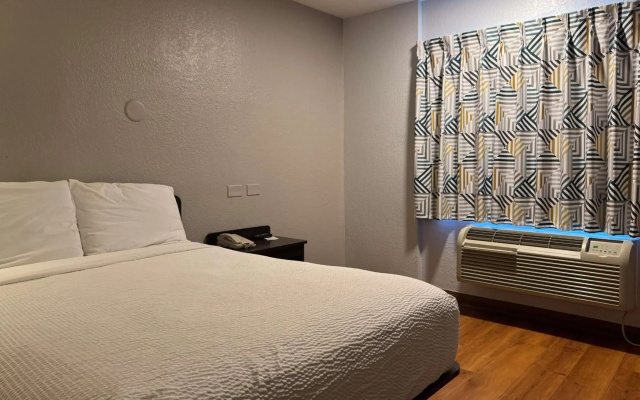 Motel 6 Simi Valley, CA