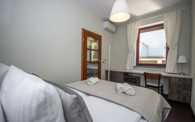 InPoint Old Town- Apartment with garden