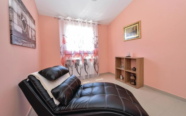 Amazing Home in Zadar With Wifi and 2 Bedrooms