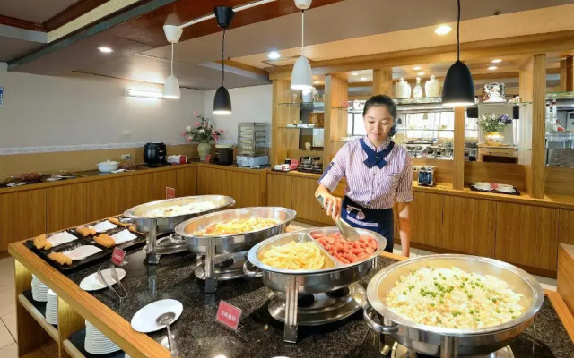 Jinsa Lakeside View Hotel
