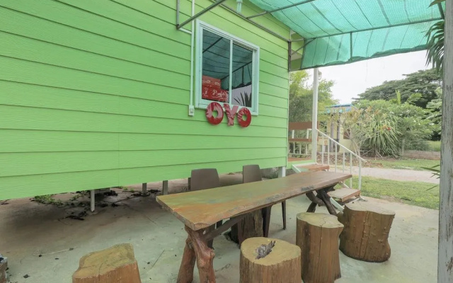 OYO 75325 Our House Tha Sao