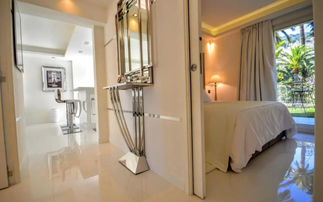 Deluxe apartment Villefranche Sea view front Terrace 230m2 with Jacuzzi