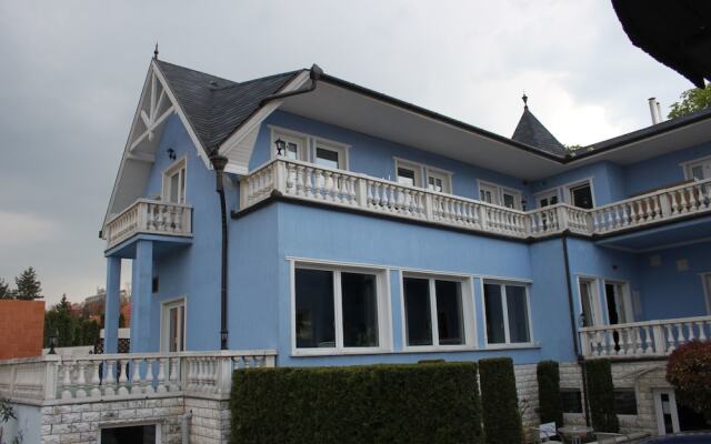 Отель Blue Villa Appartement House вид на фасад