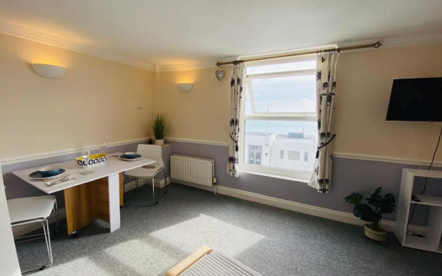 Sea Front White Rock Apartment