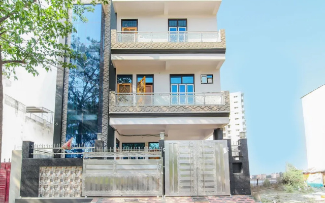 OYO 13478 Hotel Surabhi Garden