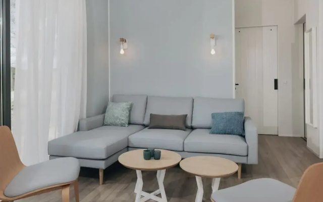 Luxury Lodge with 2 Bathrooms near Markermeer