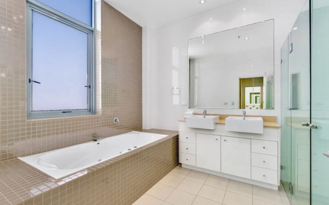 Surfers Paradise Penthouse