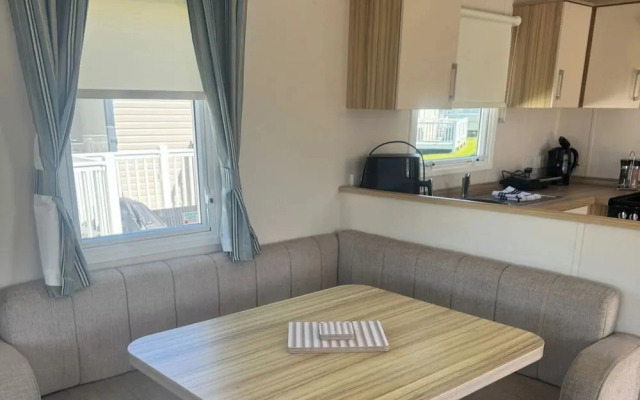 Caravan - Sleeps 6 - Parking
