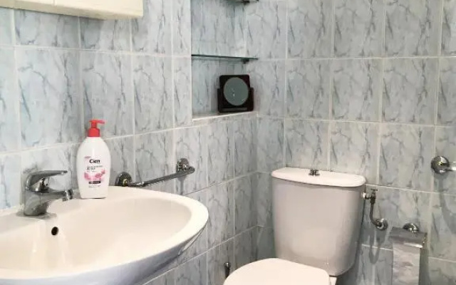 BH - 4 PEOPLE - Flat close to railway station and sea