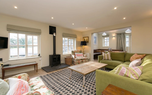 Stunning 3-bed House in a Private Hidden Valley