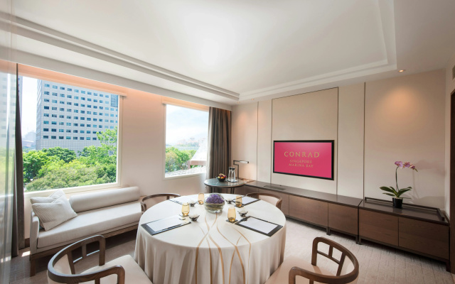 Conrad Singapore Marina Bay
