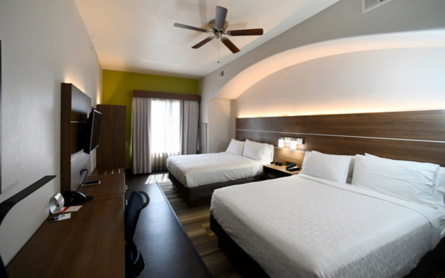 Holiday Inn Express Seguin
