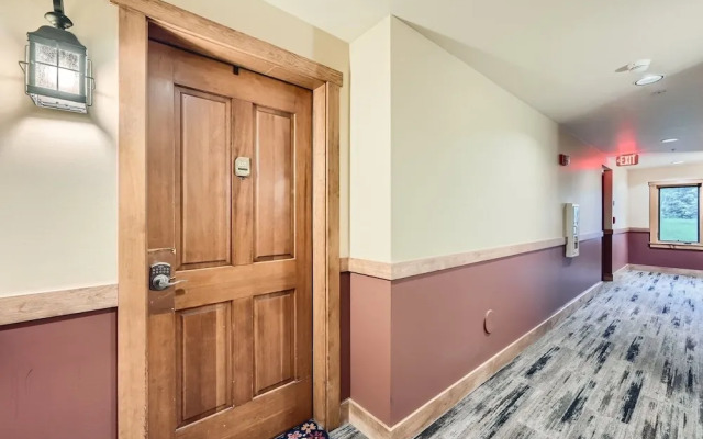 2225 Red Hawk 2 Bedroom Condo by RedAwning