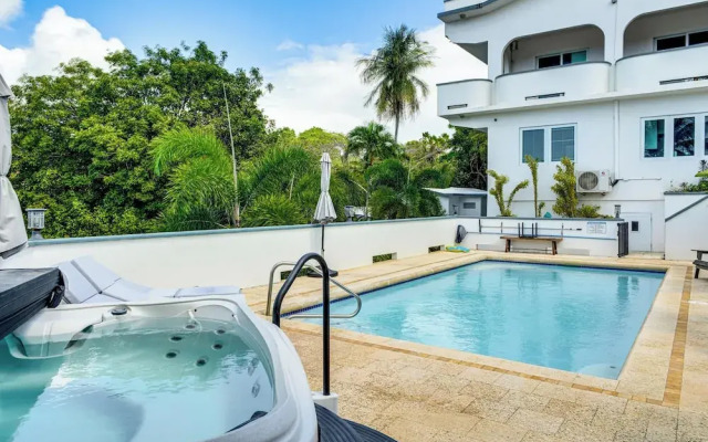 Pool & Hot Tub Access! Tranquil Vieques Casita