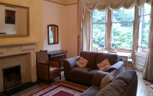 15 Merchiston Gardens