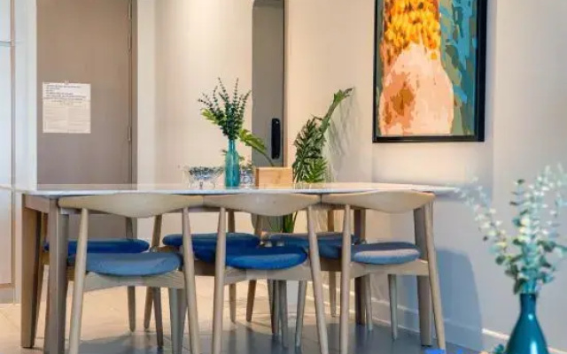Zenity - 3 Bedrooms Apartment - Central D1