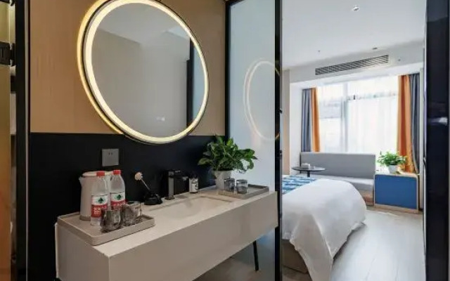 Homeinn MeiJuHotel (Shaoxing Paojiang Binhe Commercial Center)