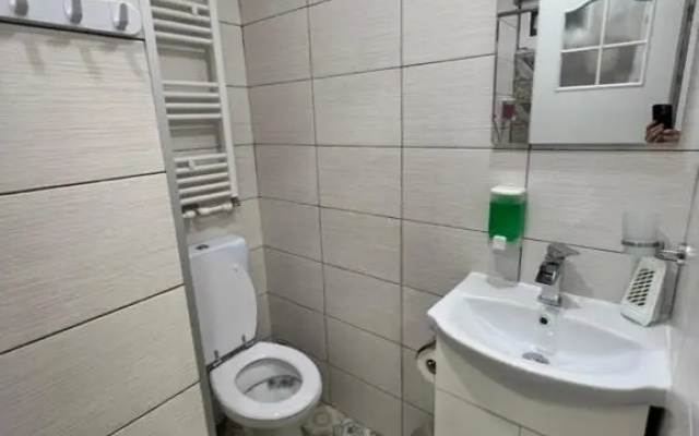 1-Beadroom Apartment with free parking