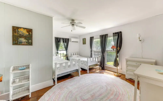 Bayfront Heathsville Home w/ Crabbing Pier!