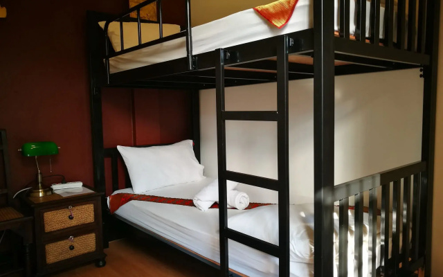 Ashi Hostel