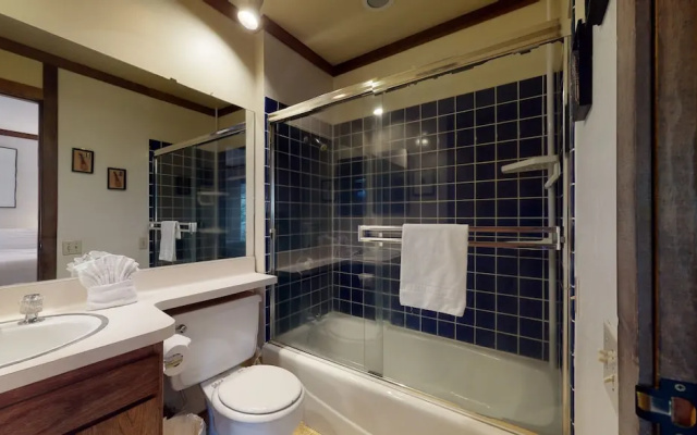 Mammoth Estates Deluxe 2 Bedroom Condos